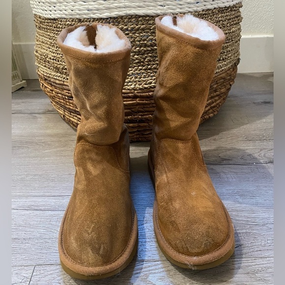 UGG Boots, Tan, Size 4 - Picture 3 of 11